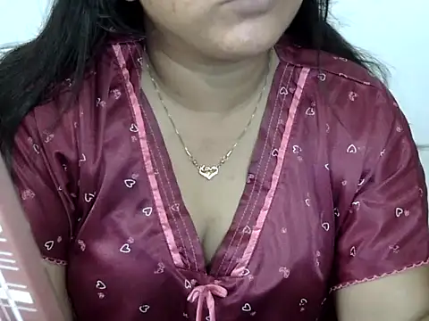 Mon-Luv online show from April 10, 11:37 am