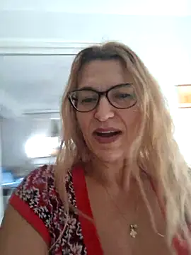 KamaFeels online show from December 18, 9:48 am