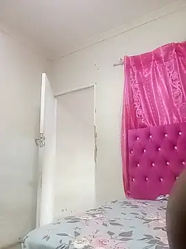 Snapshot of SexyBootie chatting on December 16, 1:16 pm SexyBootie online show from December 16, 1:16 pm