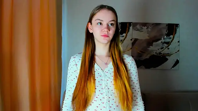 Snapshot of Angel_oci chatting on October 18, 1:45 pm Angel oci online show from October 18, 1:45 pm