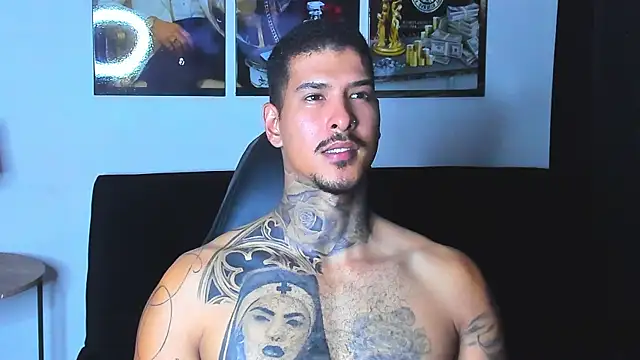 Snapshot of jiro_kenji1 chatting on February 19, 7:54 pm jiro kenji1 online show from February 19, 7:54 pm