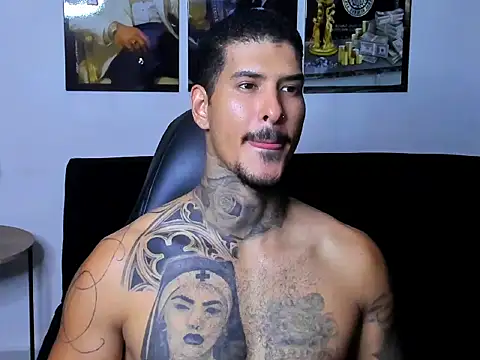 Snapshot of jiro_kenji1 chatting on February 28, 8:43 pm jiro kenji1 online show from February 28, 8:43 pm