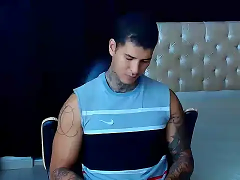 Snapshot of jiro_kenji1 chatting on March 6, 3:41 pm jiro kenji1 online show from March 6, 3:41 pm