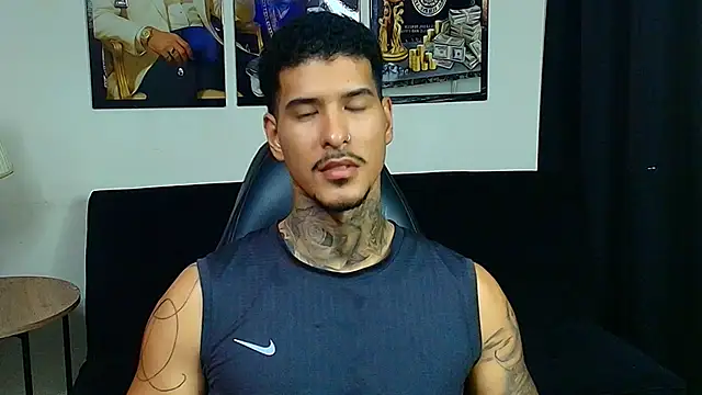 Snapshot of jiro_kenji1 chatting on April 1, 2:14 pm jiro kenji1 online show from April 1, 2:14 pm