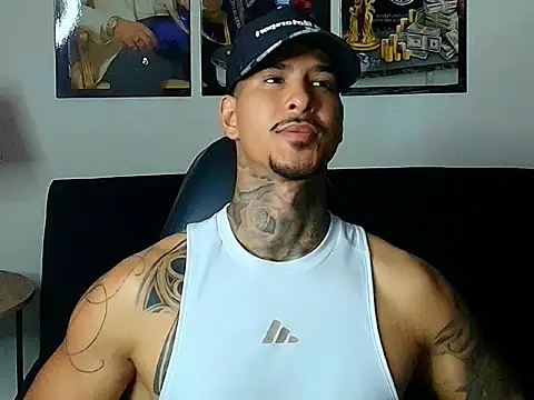 Snapshot of jiro_kenji1 chatting on April 6, 2:29 pm jiro kenji1 online show from April 6, 2:29 pm