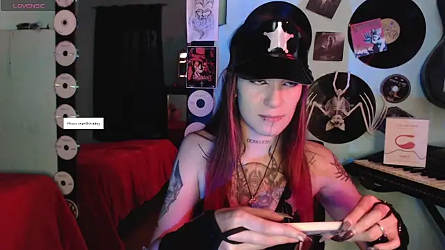 Snapshot of lilithword chatting on October 11, 7:01 pm lilithword online show from October 11, 7:01 pm