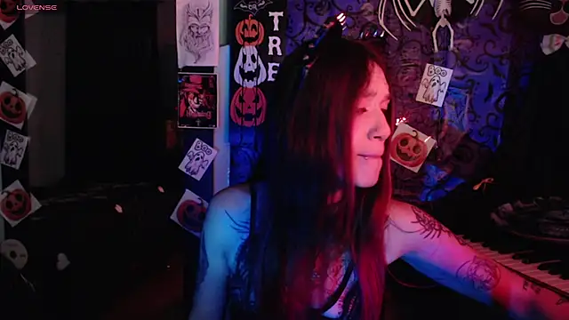 Snapshot of lilithword chatting on October 19, 1:12 pm lilithword online show from October 19, 1:12 pm