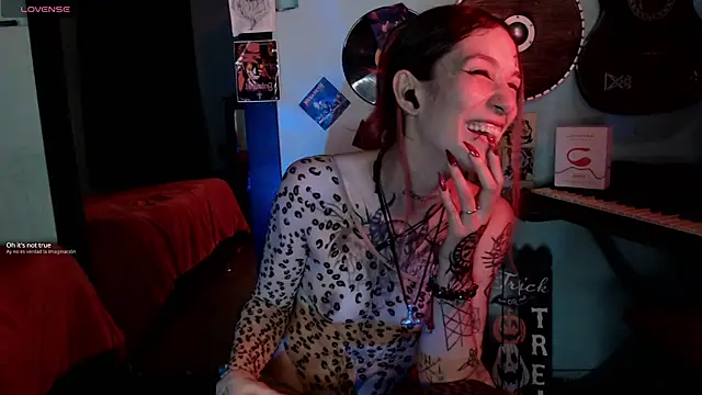 Snapshot of lilithword chatting on December 13, 7:53 pm lilithword online show from December 13, 7:53 pm