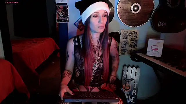 Snapshot of lilithword chatting on December 16, 12:48 am lilithword online show from December 16, 12:48 am