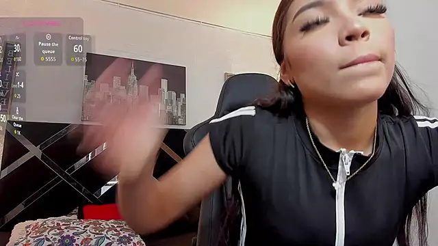 iamCharlotte19 online show from October 4, 7:23 pm