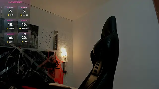 iamCharlotte19 online show from October 24, 8:05 pm