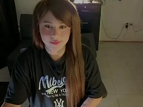 kimberlygati2 online show from April 28, 2:27 am