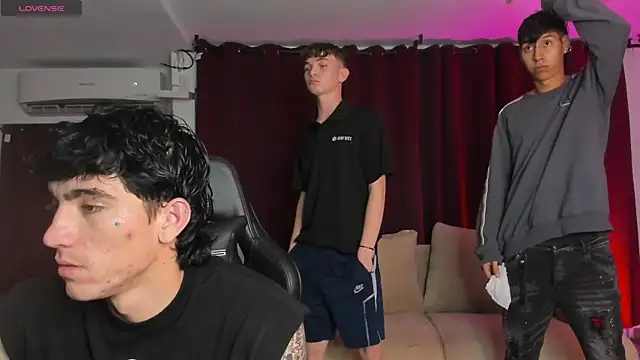 Handsomeboyss19 online show from September 30, 11:43 pm