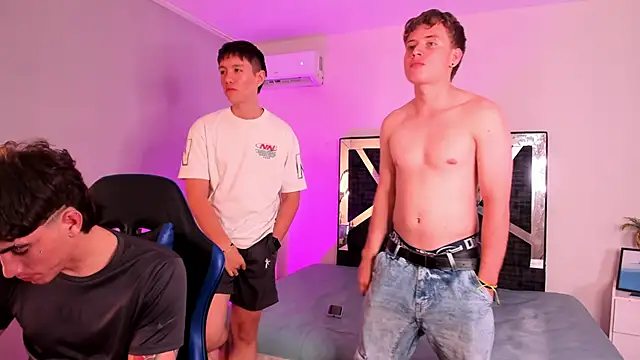 Handsomeboyss19 online show from February 18, 3:02 am