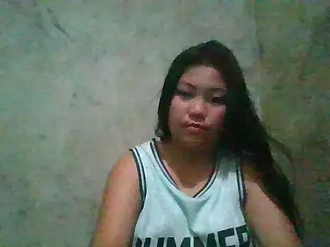 Snapshot of nikki_zapphire chatting on May 12, 12:30 am nikki zapphire online show from May 12, 12:30 am