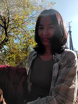 Luu-Lii777 online show from September 19, 7:10 am