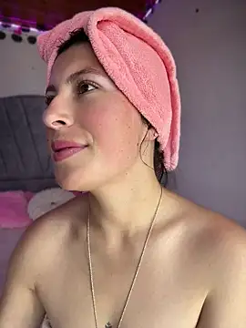 Mia salinass online show from May 22, 8:03 pm