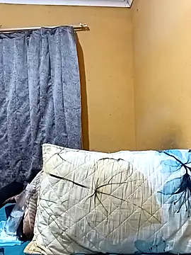 HappygalTheQueen online show from November 30, 6:45 pm