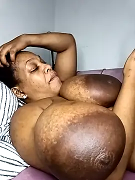 HappygalTheQueen online show from February 13, 1:56 am