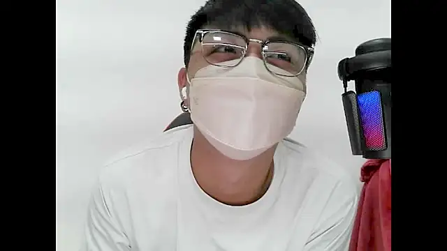 Snapshot of zhu000000 chatting on October 30, 6:15 am zhu000000 online show from October 30, 6:15 am