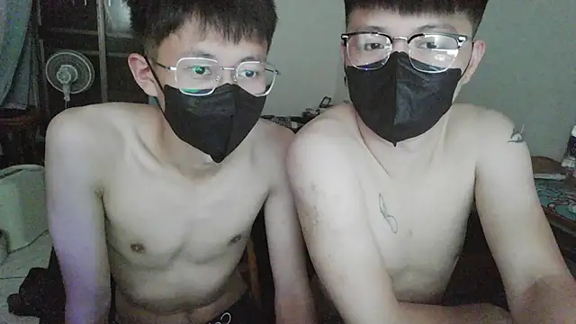 Snapshot of zhu000000 chatting on April 11, 1:37 pm zhu000000 online show from April 11, 1:37 pm