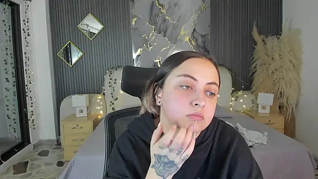 SarahCastro1  online show from February 19, 4:08 am