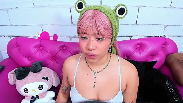 Snapshot of SafiroAgataaa chatting on October 3, 7:11 pm SafiroAgataaa online show from October 3, 7:11 pm