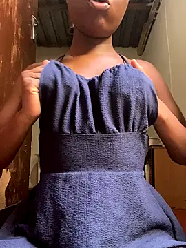 Snapshot of Crazyqueenxxx chatting on October 8, 12:14 pm Crazyqueenxxx online show from October 8, 12:14 pm