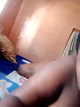 Snapshot of geebbe1 chatting on October 24, 6:21 am geebbe1 online show from October 24, 6:21 am