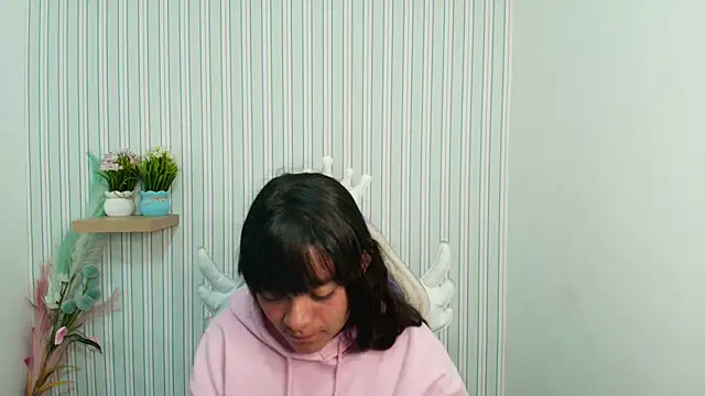 kataleya  18 online show from January 8, 7:49 pm