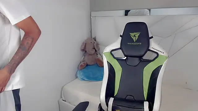 Austin col  online show from October 14, 1:12 pm