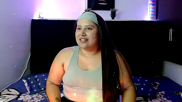 Snapshot of EmmaTower chatting on September 19, 12:02 am EmmaTower online show from September 19, 12:02 am