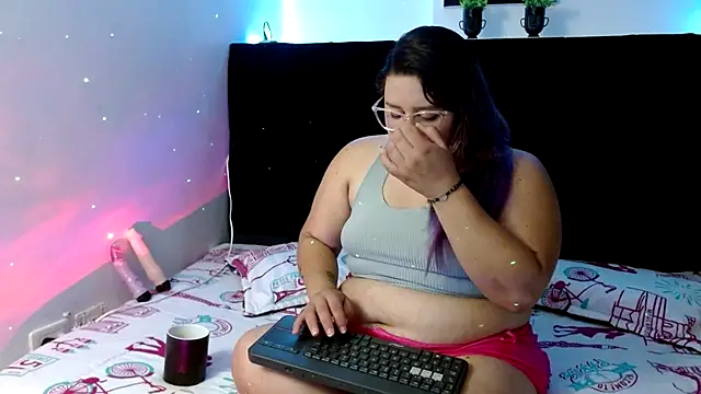 Snapshot of EmmaTower chatting on September 26, 1:37 pm EmmaTower online show from September 26, 1:37 pm