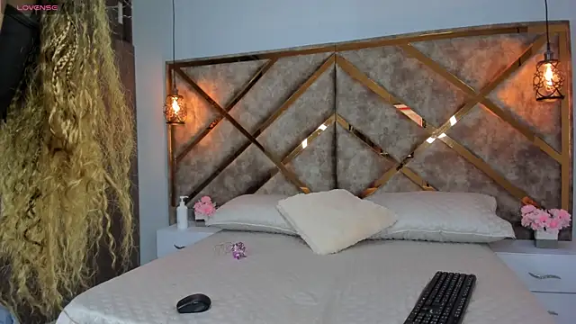 Lucia jane online show from May 21, 8:27 pm