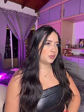 Snapshot of Emiily_Moore1 chatting on December 5, 3:48 am Emiily Moore1 online show from December 5, 3:48 am