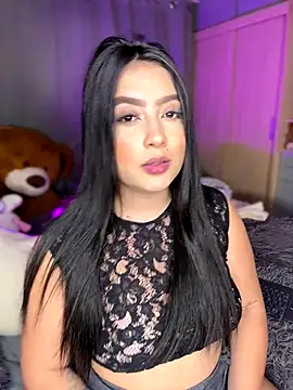 Snapshot of Emiily_Moore1 chatting on December 19, 12:50 am Emiily Moore1 online show from December 19, 12:50 am