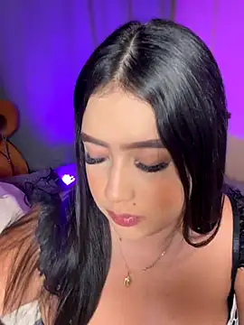 Snapshot of Emiily_Moore1 chatting on January 7, 12:02 am Emiily Moore1 online show from January 7, 12:02 am