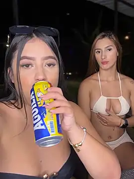 Snapshot of Emiily_Moore1 chatting on February 4, 11:42 pm Emiily Moore1 online show from February 4, 11:42 pm