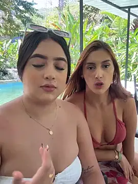 Snapshot of Emiily_Moore1 chatting on February 5, 5:50 pm Emiily Moore1 online show from February 5, 5:50 pm