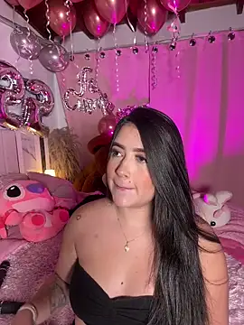 Snapshot of Emiily_Moore1 chatting on February 7, 11:41 pm Emiily Moore1 online show from February 7, 11:41 pm