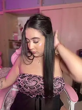 Emiily Moore1 online show from March 20, 12:15 am