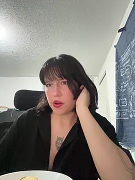 aliciia 23 online show from October 2, 3:24 am