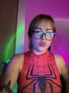 Snapshot of aliciia_23 chatting on March 25, 11:33 pm aliciia 23 online show from March 25, 11:33 pm