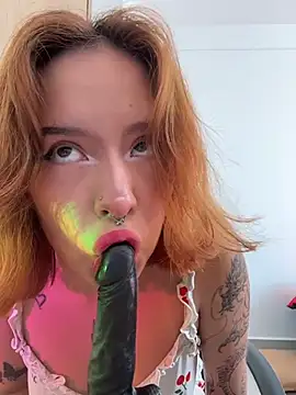 Snapshot of aliciia_23 chatting on April 11, 8:57 pm aliciia 23 online show from April 11, 8:57 pm