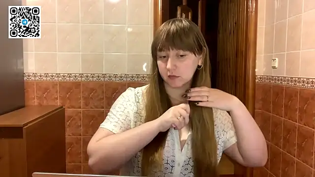 MaroonMoon  online show from November 17, 9:09 pm