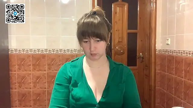 MaroonMoon  online show from December 22, 9:01 pm