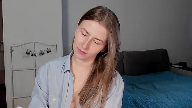 VesperaCeleste online show from January 10, 8:27 am