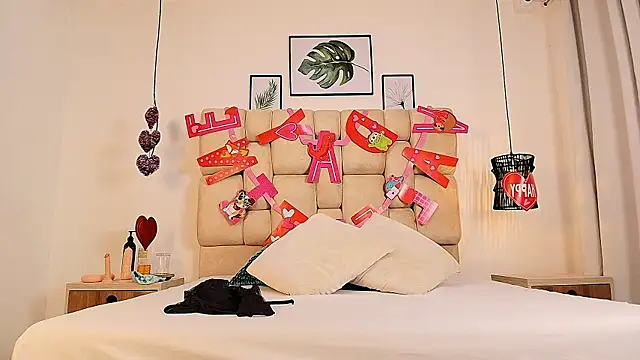 elizawiliamst online show from September 20, 12:28 pm