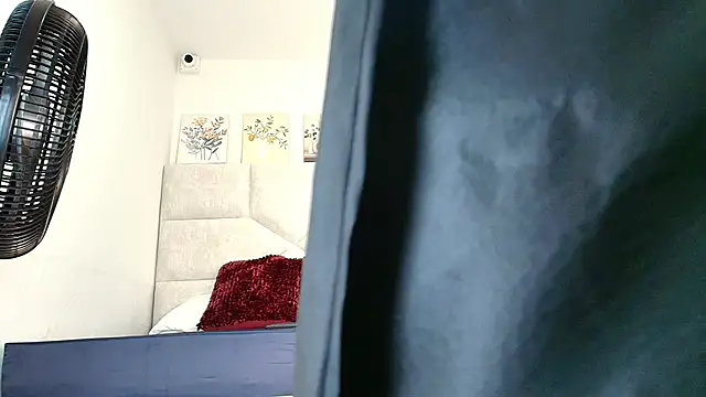 elizawiliamst online show from November 12, 11:32 am