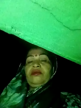 Manavi x online show from November 17, 10:15 pm